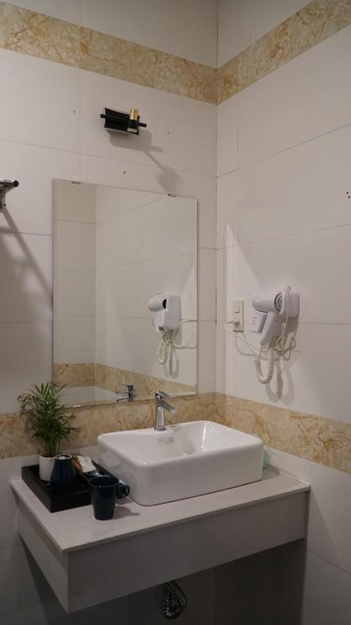 Bros Hotel Bandar Ho Chi Minh Luaran gambar